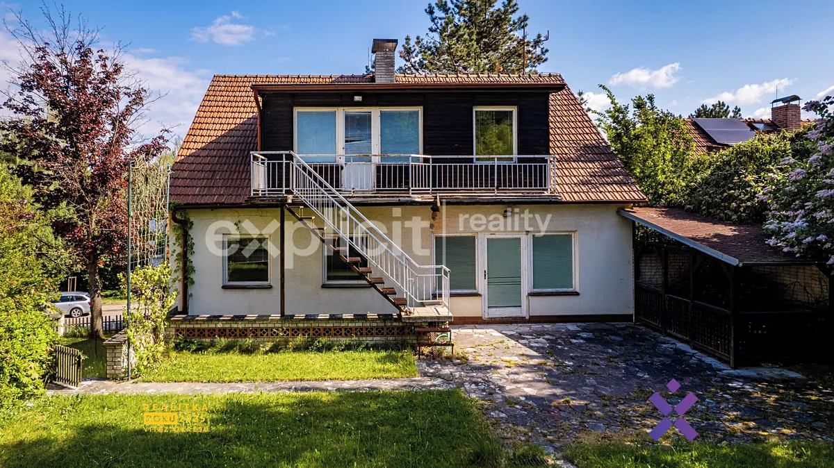 Prodej rodinného domu 322 m², pozemek 1048 m²